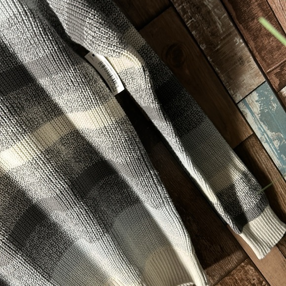 Amazon Essentials XS knit sweater - Picture 4 of 14